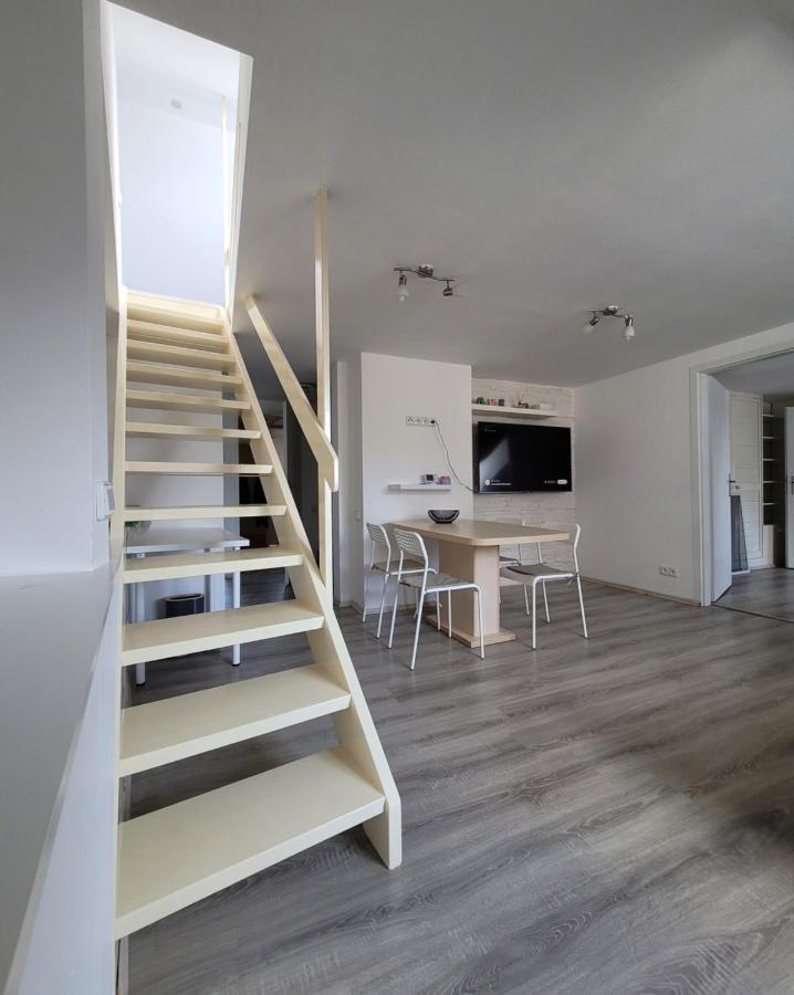 Excellent Apartments Central 3 Min Walk From The Colonnade 卡罗维发利 外观 照片